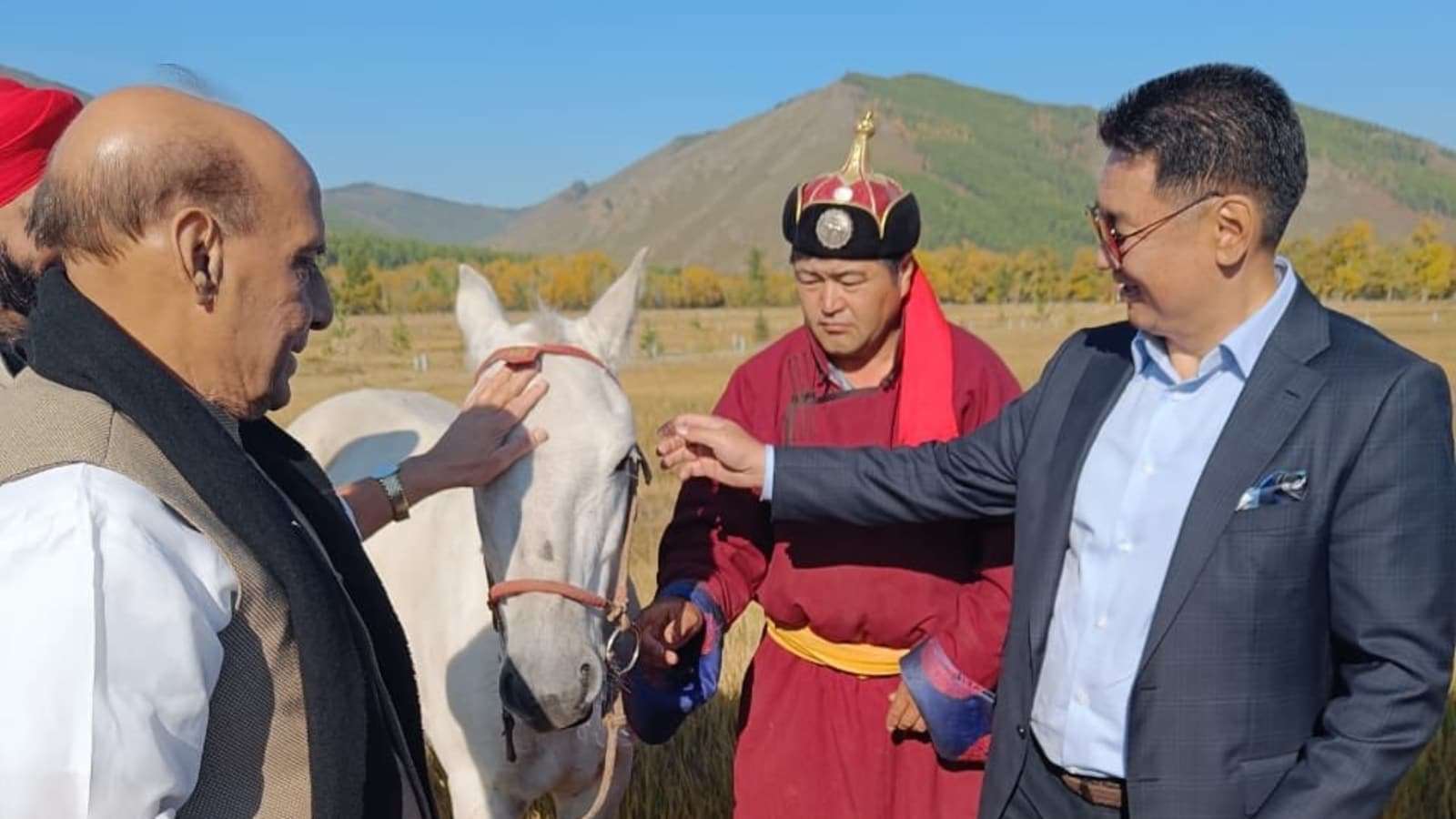 2022 रक्षा मंत्री राजनाथ सिंह ने मंगोलिया के उच्च नेतृत्व से की मुलाकात 